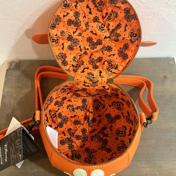 NWT Loungefly Mickey Mouse Mick-O-Lantern Crossbody Bag - Picture 9 of 11